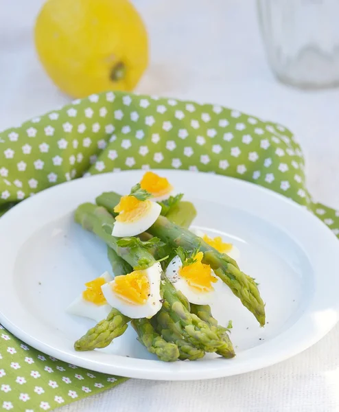 Asparagus with eggs — Stock Photo, Image
